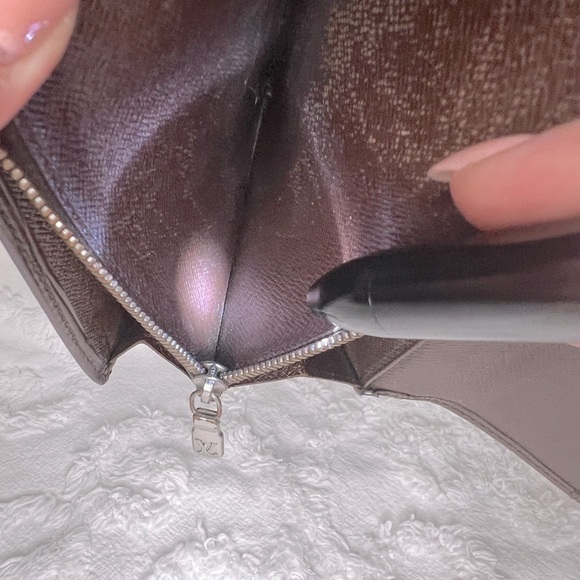 LOUIS VUITTON • EPI LEATHER • SARAH WALLET - Picture 9 of 10